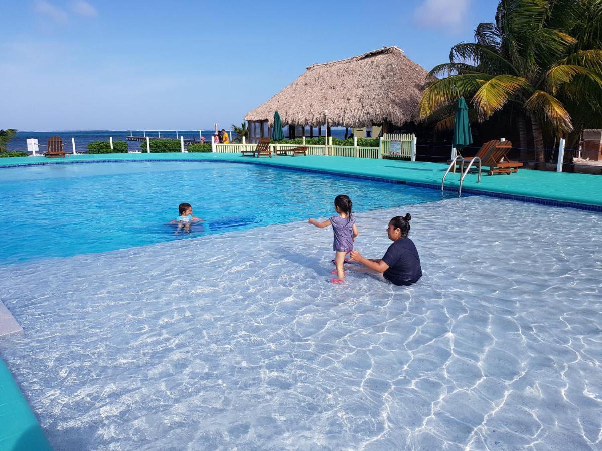 Royal Caribbean Resort Сан Педро Екстериор снимка
